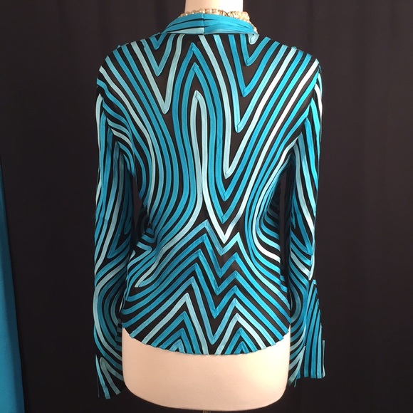 Women’s Top Can be worn as a Blouse or a jacket - Picture 2 of 12